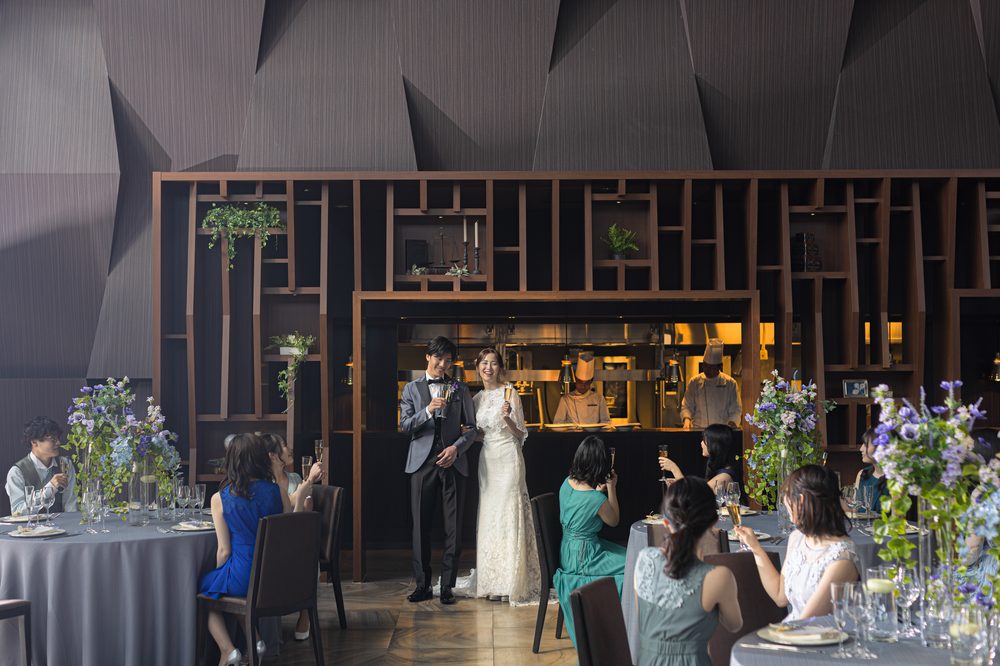 会場にはオープンキッチンがあり料理演出も可能